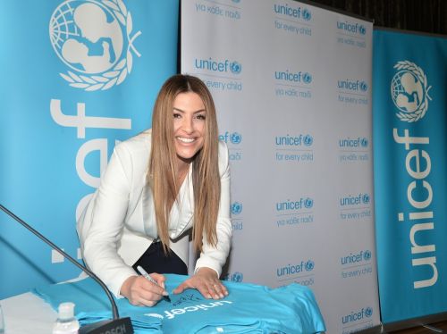 UNICEF Ambassador Έλενα Παπαρίζου: «To Φως στην Ψυχή»